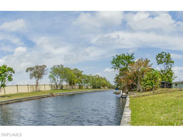 1721 SE 26th Ter Cape Coral, FL 33904