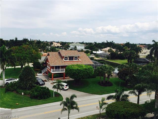 10310 Gulf Shore Dr Naples, FL 34108