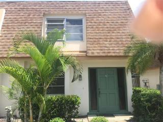 4911 Catalina Dr #21 Naples, FL 34112