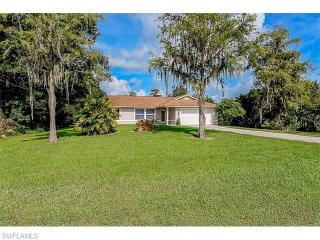 361 20th St NE Naples, FL 34120