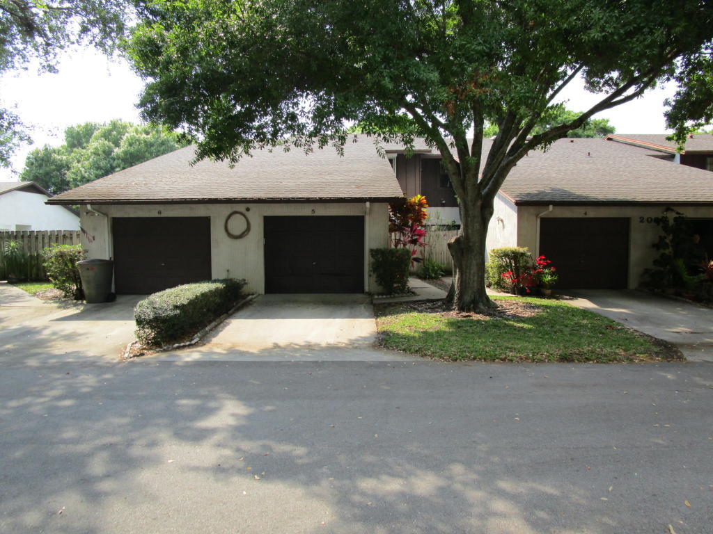 2030 Colonial Rd Fort Pierce, FL 34950
