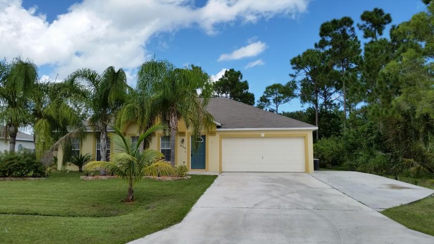 925 SE Damask Ave Port Saint Lucie, FL 34983