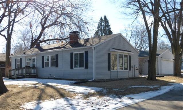 607 Lincoln St Pella, IA 50219