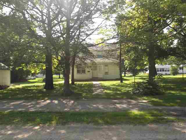 2 Elmu.s.a. Kensett, IA 50448
