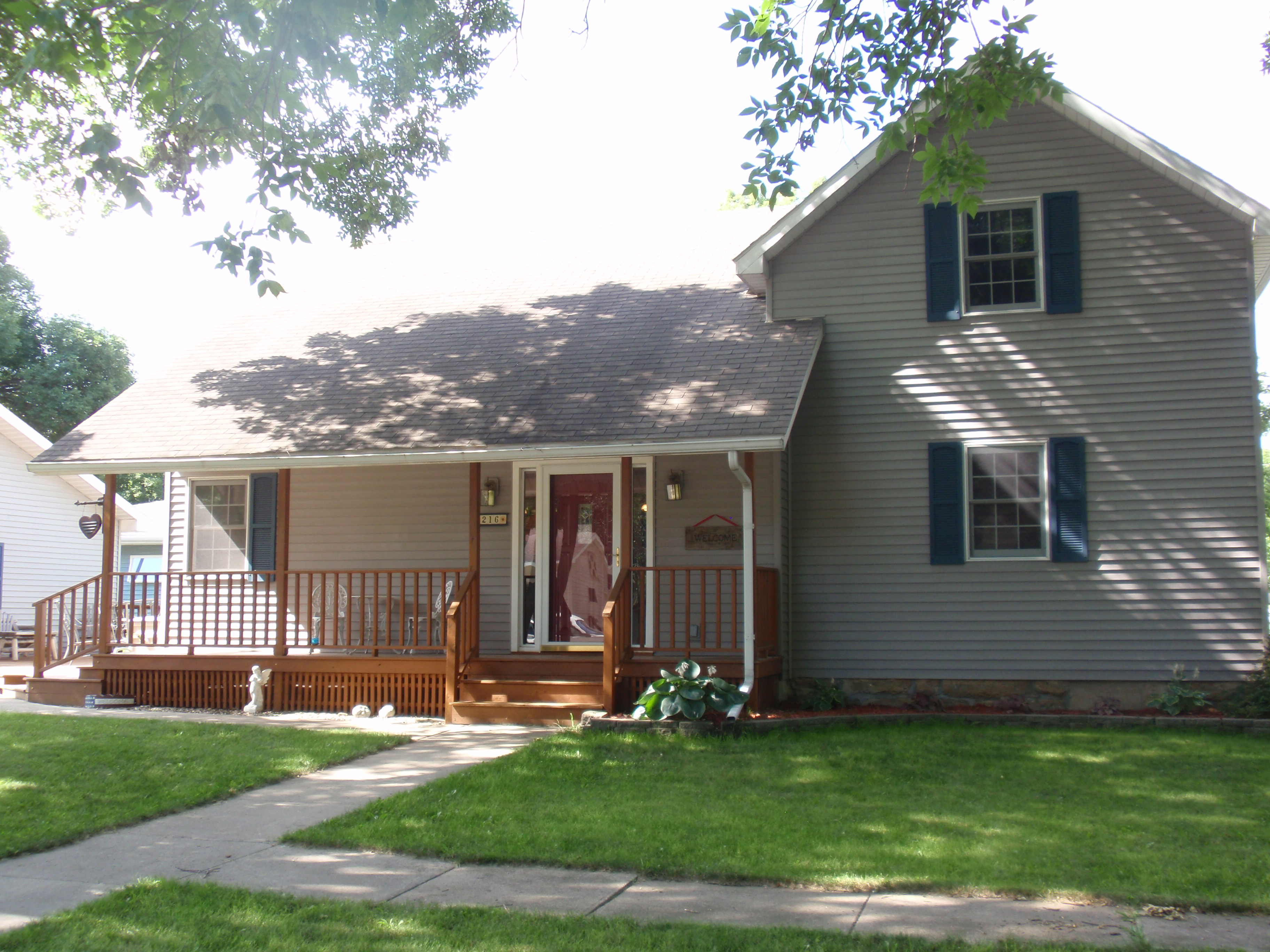 216 3rd St NE Nora Springs, IA 50458