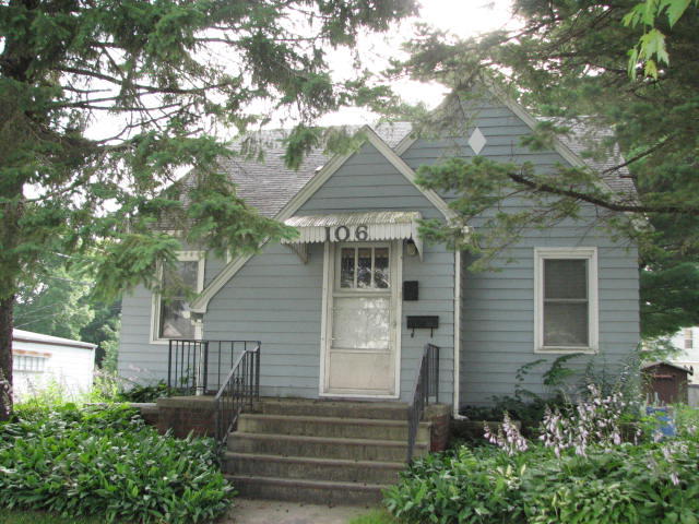 106 7th Ave NE Independence, IA 50644