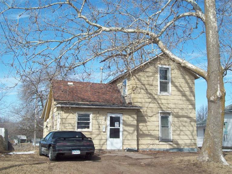 512 Wyoming Ave Creston, IA 50801