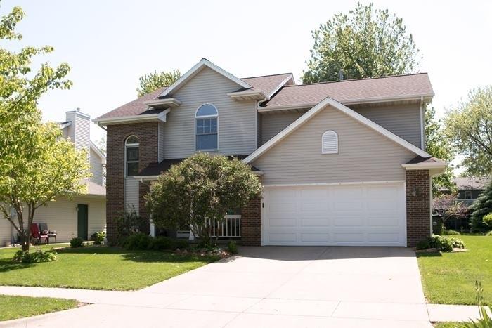 51 Heron Cir Iowa City, IA 52245