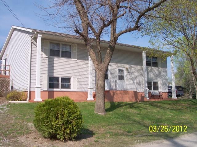 1103-1105 East Wall St Centerville, IA 52544