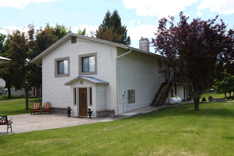 156 Riverbend Dr Priest River, ID 83855