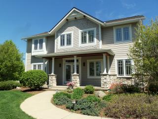 2120 Timberline Trl Woodstock, IL 60098