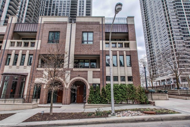 401 East Benton Place #401 Chicago, IL 60601