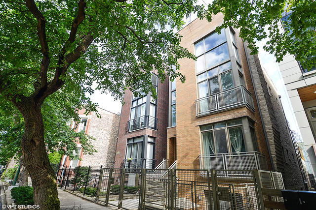 1720 W Le Moyne St #2 Chicago, IL 60622