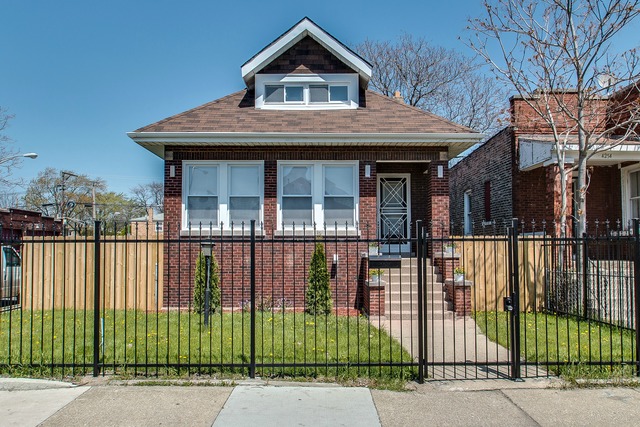 4258 West Cullerton Street Chicago, IL 60623