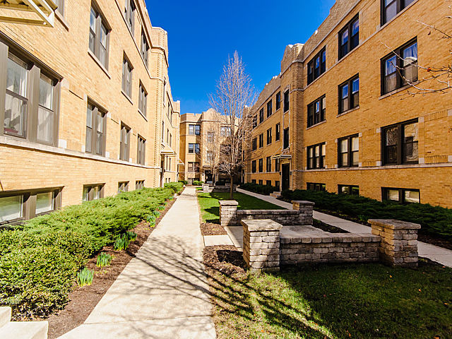 1362 West Estes Avenue #1S Chicago, IL 60626