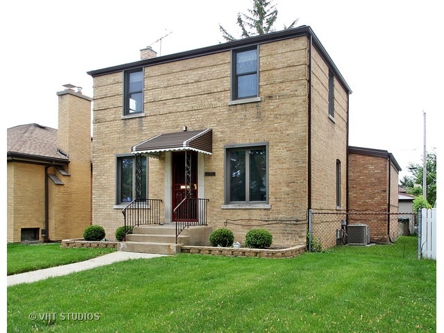 7751 West Catalpa Avenue Chicago, IL 60656