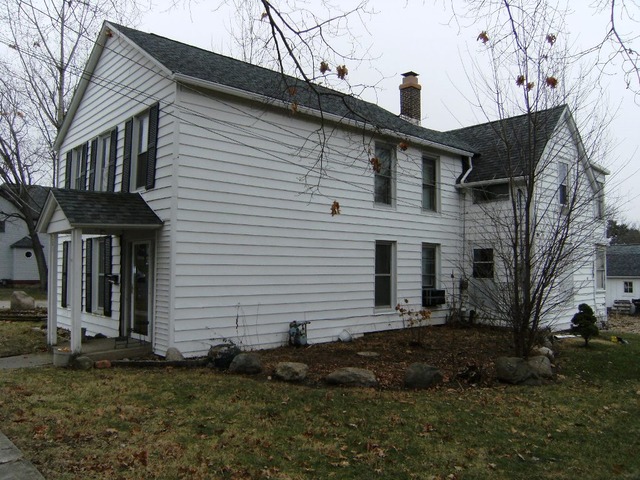 201 Center St Mount Morris, IL 61054