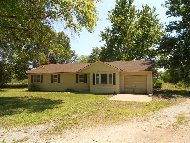 121 Broad St Easton, Ks, 66020 Leavenworth County Easton, KS 66020