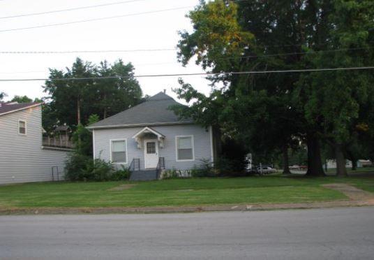 221 W 4th St Erie, KS 66733