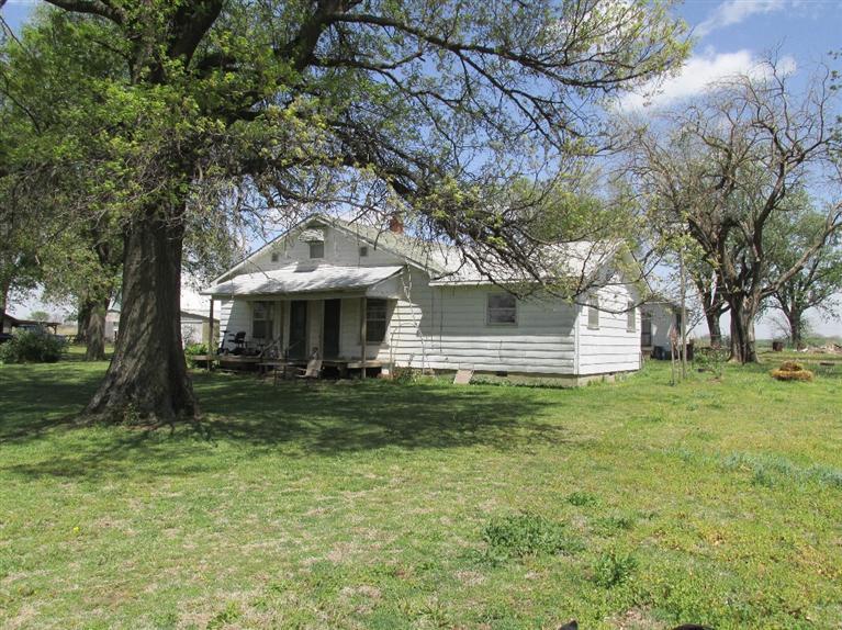 2920 Ford Road Thayer, KS 66776