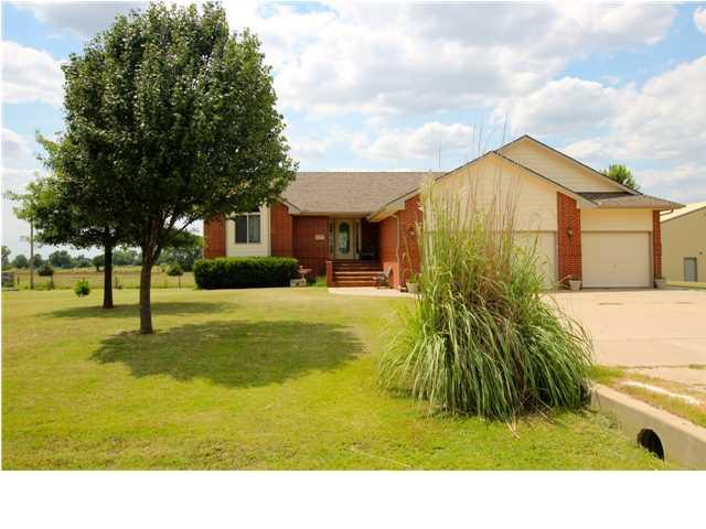 1657 Eileen St Garden Plain, KS 67050