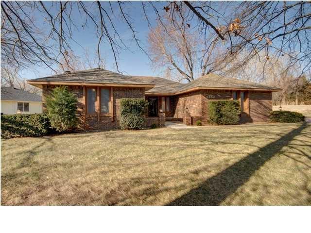 1352 S Bridgewater Dr Wichita, KS 67209