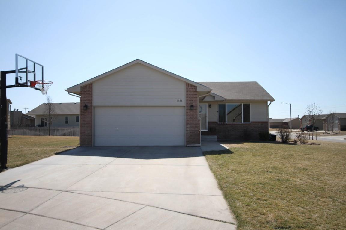 1926 N Nickelton Cir Wichita, KS 67235