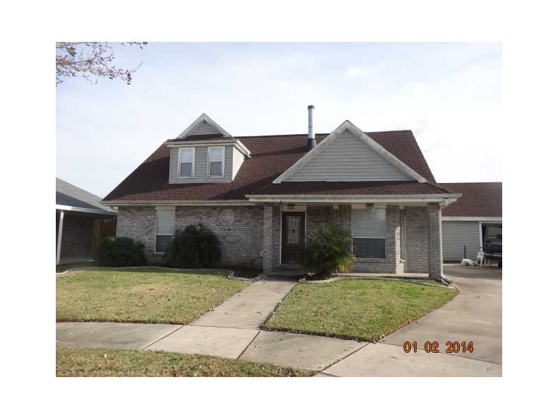 2617 Woods Dr Violet, LA 70092
