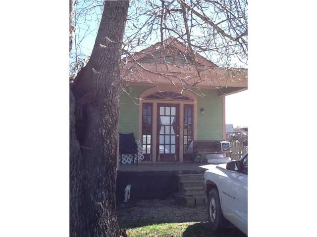 2321 General Pershing St Violet, LA 70092