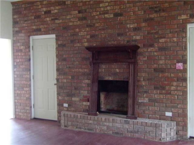 2405 Daniel Dr Violet, LA 70092