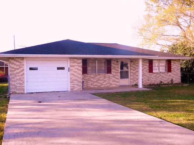 324 Adams St. Raceland, LA 70394