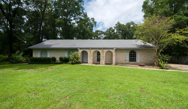 5772 Bretwood Dr Keithville, LA 71047