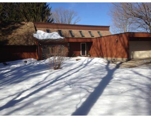 11 N Hillside Rd Deerfield, MA 01373