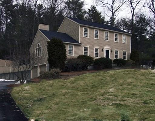 8 Rachel Ln Northbridge, MA 01588
