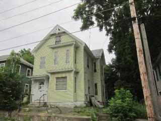 59 13th St Lowell, MA 01850