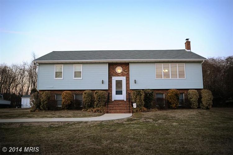 1409 CALVERT RD Chester, MD 21619