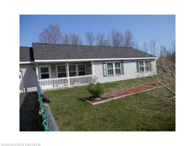 42 Pine St Newport, ME 04953