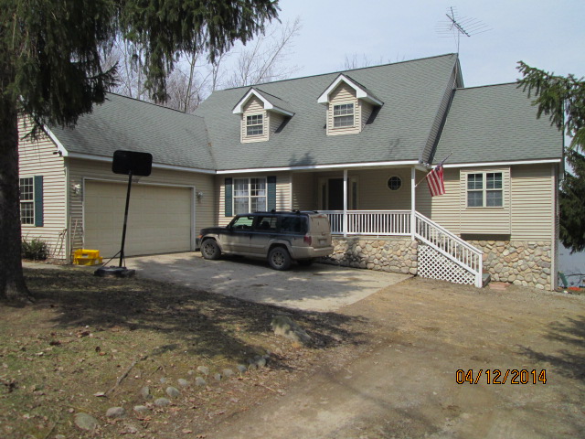 2072 Oakwood Oxford, MI 48370