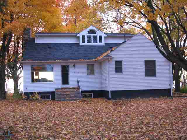 4871 Lakeshore Lexington, MI 48450