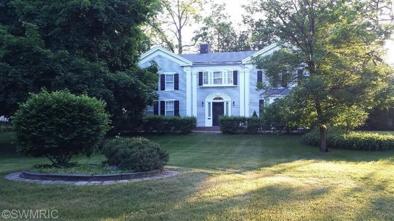 215 South Barry St Greenville, MI 48838