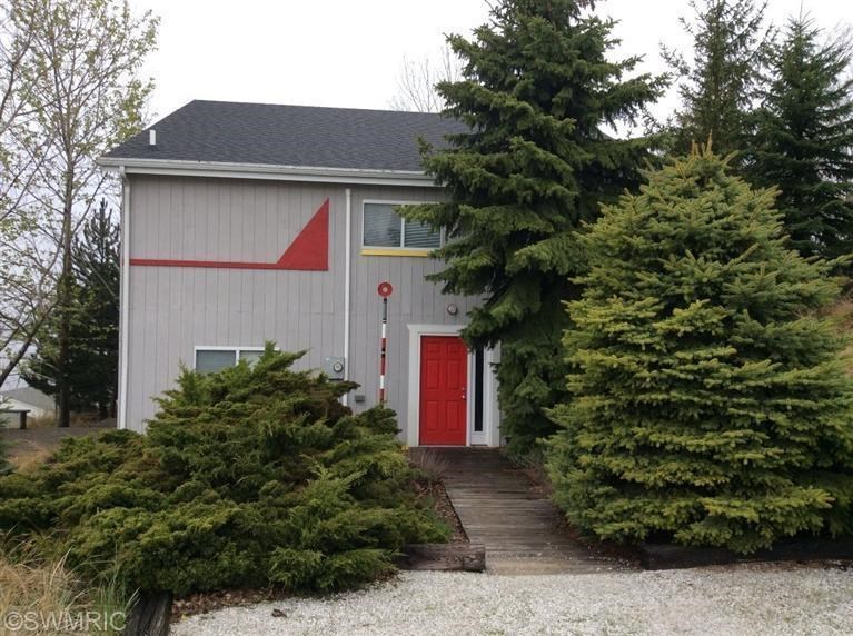 7 Lonts Ln Montague, MI 49437