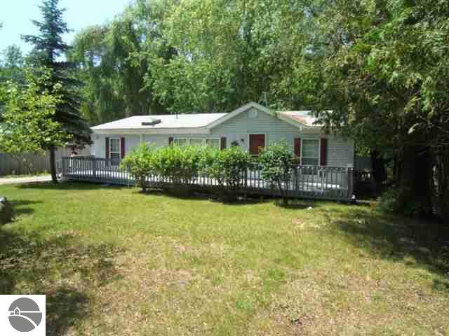 10793 Riverside Drive Honor, MI 49640