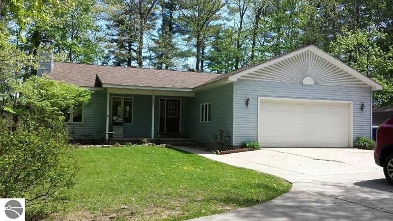 316 High Lake Rd Traverse City, MI 49696