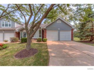 132 Kehrs Mill Bend Dr Ballwin, MO 63011