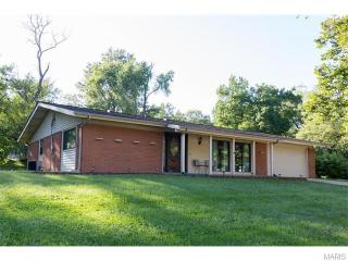 1597 Ross Ave Saint Louis, MO 63146