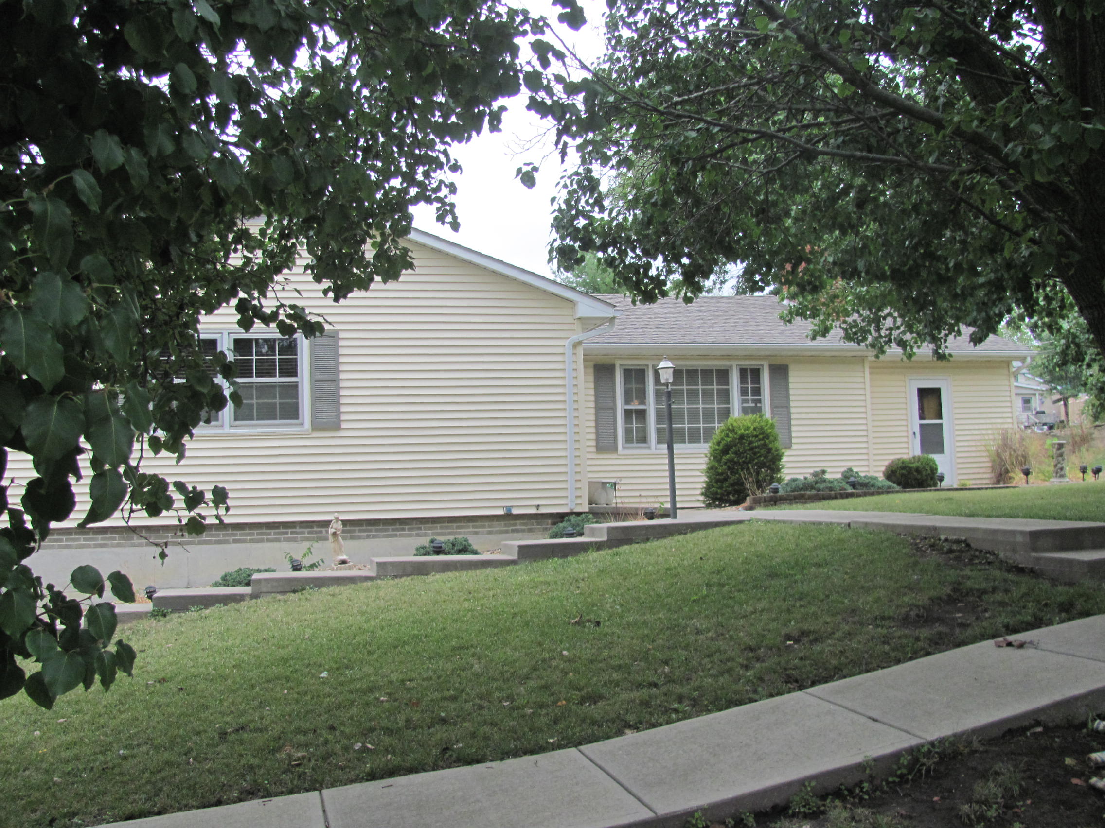 231 W 2nd Street Milan, MO 63556