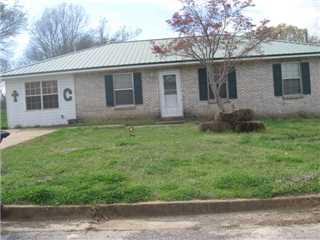 264 Chickasaw St Holly Springs, MS 38635