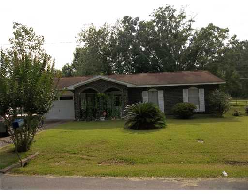 8701 Graham Rd Moss Point, MS 39552