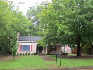 422 9th St S Columbus, MS 39701