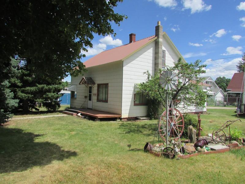 819 Virginia St Lewistown, MT 59457